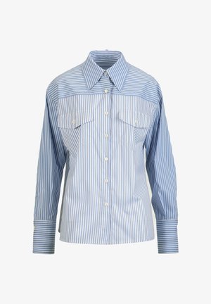 Kék-fehér csíkos, gombos, hosszú ujjú ing, hegyes gallérral és két gombos mellzsebbel.