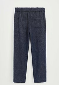 Pantalon texturé bleu foncé avec une taille élastique et deux poches arrière. Coupe fuselée avec une finition en tissu lisse.