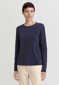 hessnatur Langarmshirt - pflaume