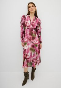 adL PATTERNED - Freizeitkleid - printed fuschia