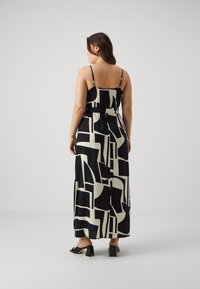 Vero Moda Curve VMCEASY SLIT VNECK DRESS - Maxi šaty - black