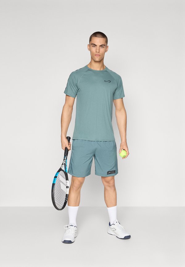 FEISTY ICONIC - Sports T-shirt - cypress3