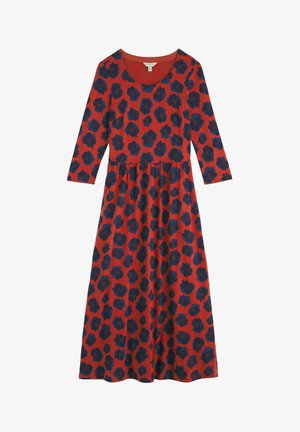 Piros midi ruha hosszú ujjakkal, kerek nyakkivágással és sötétkék virágmintával az egész anyagon.