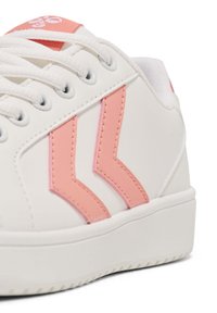 Hummel DERBY COURT LC JR - Sneaker low - rosette