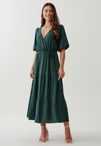 TUSSAH BECKY MIDI - Dnevna obleka - emerald