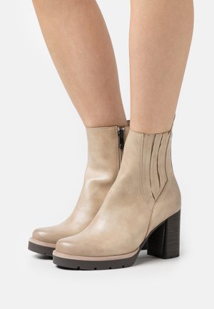 Marco Tozzi Plateaustiefelette - taupe