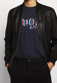 HUGO Triko s potiskem - dark blue