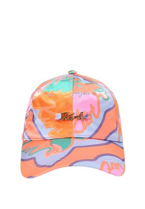 Kleurrijke honkbalpet met abstracte wervelpatroon in oranje, roze, paars en groen, met een klein metalen "Kurt"-logo aan de voorkant.