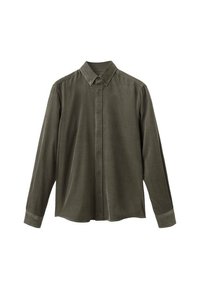 Camisa de manga larga verde oliva hecha de material suave, con cuello abotonado, botones frontales y puños con cierres de botón.