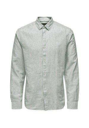 Cămașă cu mânecă lungă, cu dungi verzi și albe, cu guler ascuțit și manșete cu nasturi, realizată dintr-un material ușor.