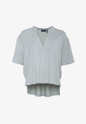 Lichtgrijze top met korte mouwen, een V-hals, ingezakte schouders, een relaxte pasvorm en een iets langere achterzoom. Gemaakt van zachte stof.