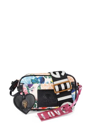 Borsa a tracolla con esterno in tessuto floreale, dettagli in pelle nera, tracolla regolabile a righe, ciondolo a forma di cuore e targhetta con la scritta "LOVE".