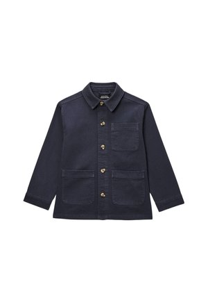 Veste bleu marine boutonnée avec manches longues, col pointu et trois poches plaquées devant : une poitrine, deux à la taille.