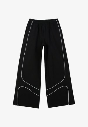Czarne spodnie o szerokich nogawkach z elastycznym pasem, ozdobione białymi lamówkami w zakrzywione wzory po bokach. Gładka faktura.