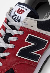 New Balance ML574 UNISEX - Sapatilhas - red