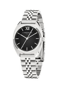 Zilveren roestvrijstalen horloge met een zwarte wijzerplaat, Romeins cijfer XII en een armbandontwerp met schakels. Bevat een gepolijste bezel en eenvoudige uurmarkeringen.