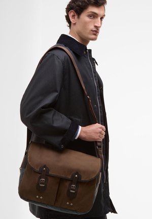 Barbour PAUL SMITH LOVES BARBOUR WAX TARRAS BAG UNISEX - Τσάντα χιαστί - cognac