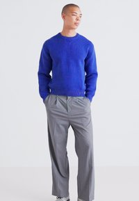 Weekday REGULAR - Jumper - bright blue