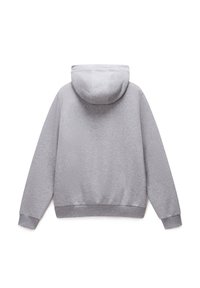 Felpa grigia, misto cotone, con cappuccio regolabile, maniche lunghe, polsini a coste e schiena liscia senza decorazioni.