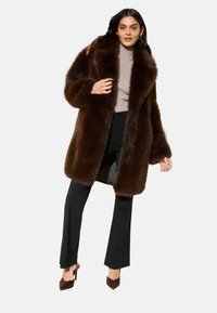 X LUCY MECKLENBURGH BELTED - Cappotto invernale - brown