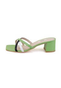 Unselected, green