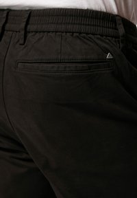 JP1880 AWARE  FLEXNAMIC - Jeans a sigaretta - black