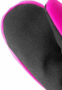 Black oven mitt with a textured surface and a pink accent along the edge. Rounded shape for gripping, designed for heat resistance.