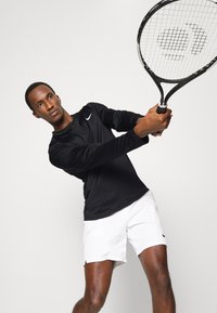 Nike Performance M NKCT DF ADVTG TOP HZ - Pikkade varrukatega topp - black/white