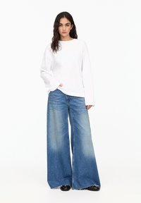 PULL&BEAR OVERSIZE biały