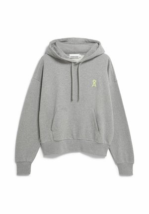 Grau melierter Kapuzenpullover aus weichem Stoff, mit einer Fronttasche, gerippten Bündchen und einem kleinen gelben Logo auf der Brust.
