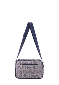 Borsa rettangolare in navy e beige con motivo logo. Realizzata in tessuto, presenta una chiusura con zip, tracolla regolabile e dettagli in tono oro.