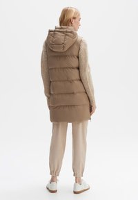 OPUS WAFINA - Weste - nutmeg