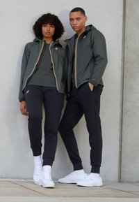 K-Way - LE VRAI CLAUDE 3.0 UNISEX - Ūdensnecaurlaidīga jaka -  GREEN/BLACKISH Miniatūras attēls 1