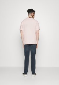 Levi's® RELAXED FIT - T-shirt estampada - potpourri