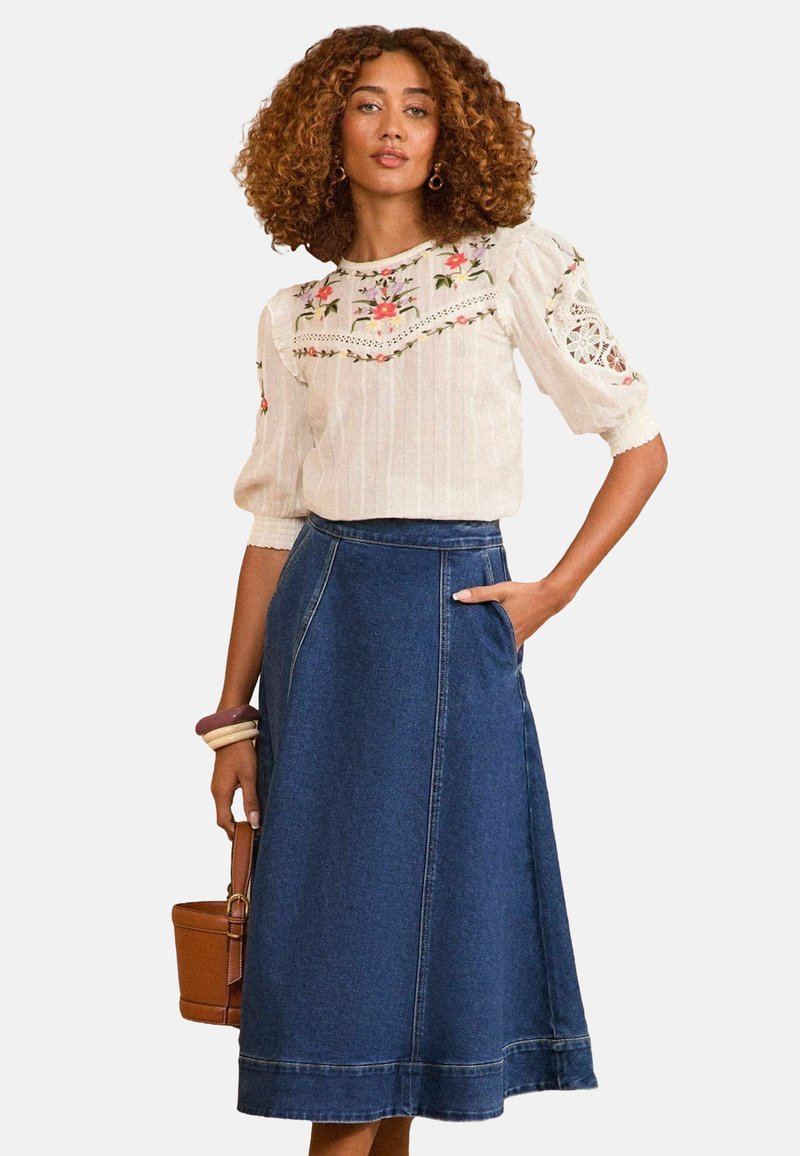 Love & Roses PETITE FIT - CREW NECK INSERT EMBROIDERED  - Palaidinė - ivory