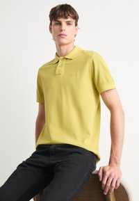 BOSS PRIME - Bluză polo - bright yellow