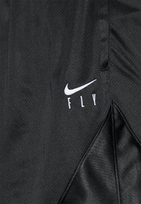 Nike Performance Pantalón corto de deporte - black