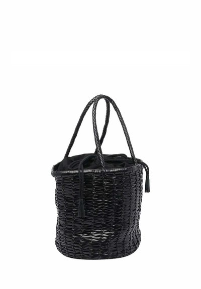 Borsa a tracolla nera in materiale intrecciato con forma arrotondata, dotata di due manici intrecciati e una chiusura con cordoncino e nappine. Fodera in tessuto interna.