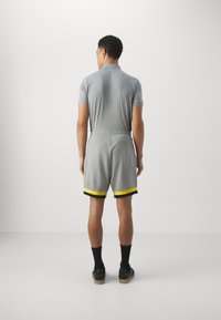 EA7 Emporio Armani Pantalones deportivos - grigio chiaro