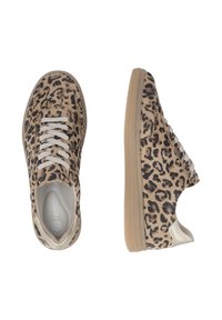 Sneaker mit Leopardenmuster aus strukturiertem Stoff, beige Akzenten, weißen Schnürsenkeln und einer hellbraunen Gummisohle. Verfügt über eine gepolsterte Innensohle.