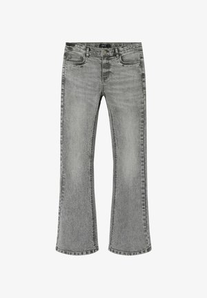 Jeans de mezclilla gris de pernera acampanada con un lavado desgastado, cinco bolsillos y cremallera. Costuras distintivas a lo largo de las costuras, textura suave.