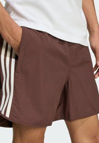 Thumbnail Image 4