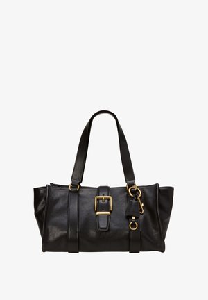 Juodos odos rankinė su dviem petnešomis, auksinės sagties detalė viduryje ir auksine raktų pakabuko sagtimi dešinėje pusėje.