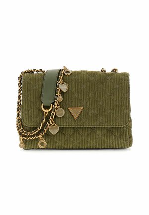 Sac en velours côtelé vert avec accents en chaîne dorée, breloques en forme de cœur et logo triangulaire. Dispose d'une texture matelassée et d'une fermeture à rabat.
