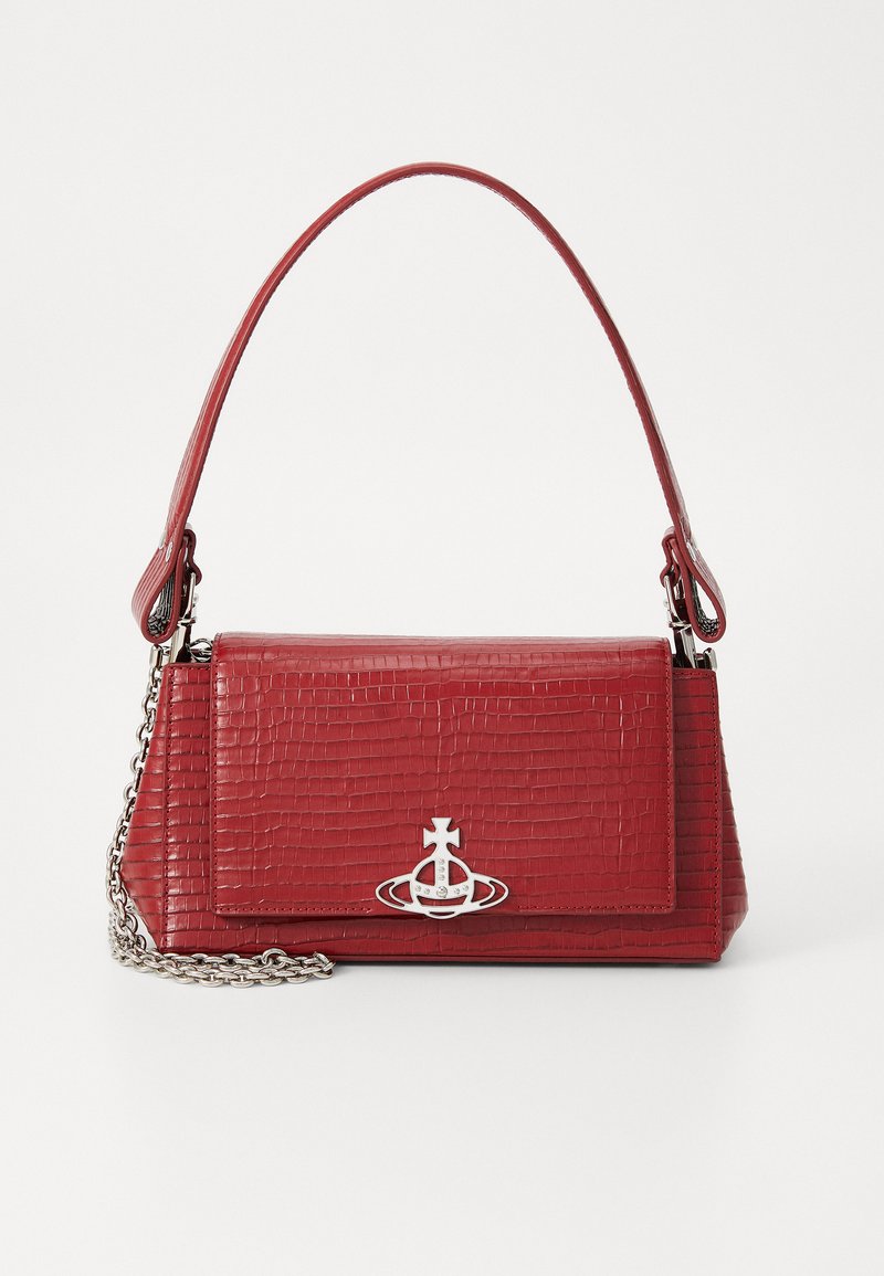 Geantă roșie cu imprimeu în formă de crocodil, cu un design structurat, curea lungă pentru umăr și accesorii din argint, având un detaliu cu logo pe partea din față.