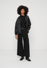 Vero Moda VMISALINE PANT - Παντελόνι - black