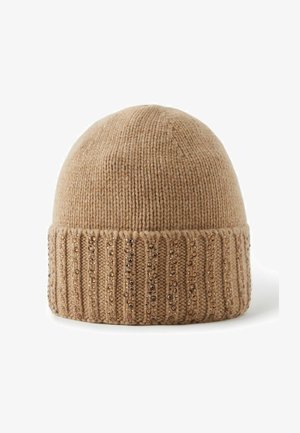 Brązowa dzianinowa czapka z zaokrąglonym wierzchołkiem i prążkowanym mankietem. Mankiet zdobią pionowe rzędy ozdobnych, złotych cekinów dla efektu dekoracyjnego.