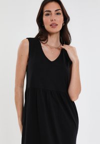 Threadbare BYERS TIERED - Vestito di maglina - black