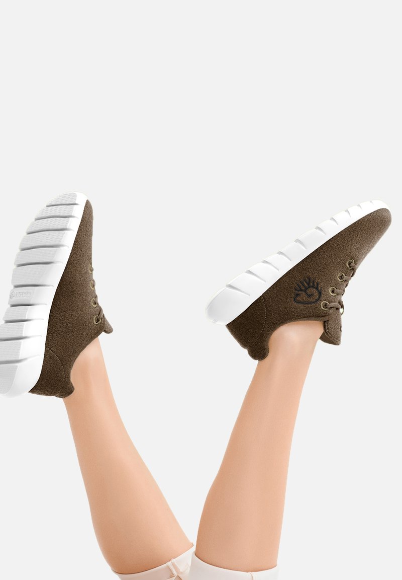Giesswein MERINO RUNNERS - Sneaker low - braun