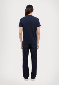 EA7 Emporio Armani T-shirts med print - armani blue
